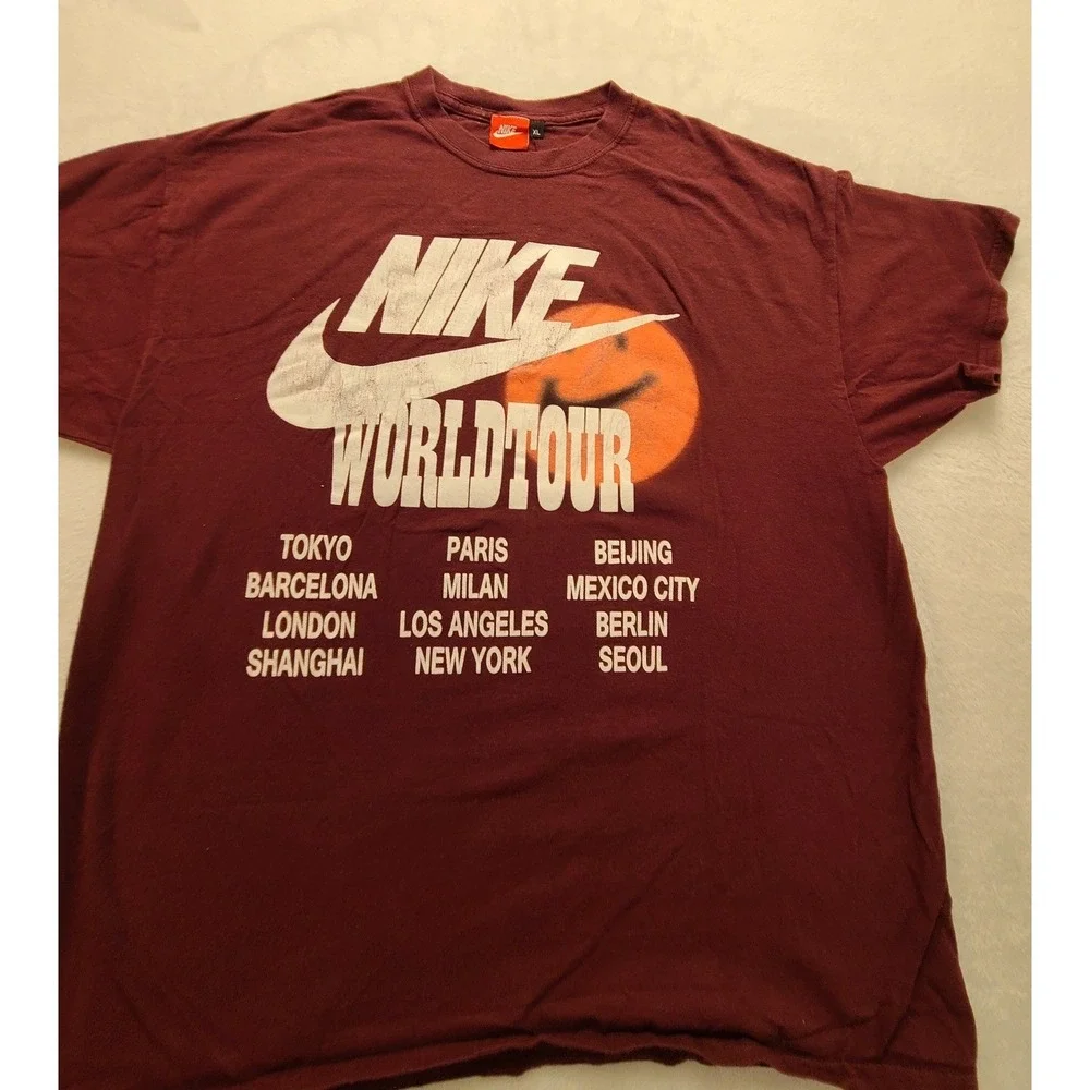 Nike World Tour Graphic‎ T-Shirt Men's XL Maroon Burgundy Short Sleeve Cotton